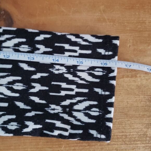 🦋3/$25 Mossimo Supply Co Small Black White 3/4 Sleeve Tribal Pattern Peplum Top - Picture 8 of 10